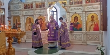 Архиерейское богослужение в Петропавловском храме