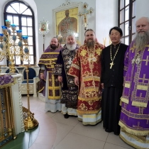 Архипастыри в Петропавловском храме