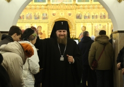 Божесвенная литургия в Богоявленском храме. Новый Уренгой