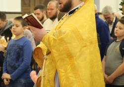 Божесвенная литургия в Богоявленском храме. Новый Уренгой