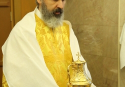 Божесвенная литургия в Богоявленском храме. Новый Уренгой