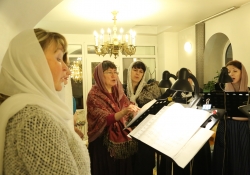 Вечернее богослужение в Богоявлениском храме в день престольного праздника. Награждение