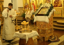 Вечернее богослужение в Богоявлениском храме в день престольного праздника. Награждение