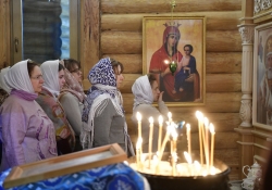 Престольный праздник в Обдорском остроге. Божественная литургия, крестный ход