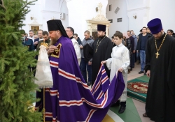 Божественная литургия в Петропавловском храме. Рождество Христово 