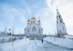 Братский визит в Ханты-Мансийскую митрополию. Всенощное бдение. Божественная литургия