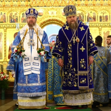 Архиерейское служение в день памяти Александра Невского. Литургия в Богоявленском храме