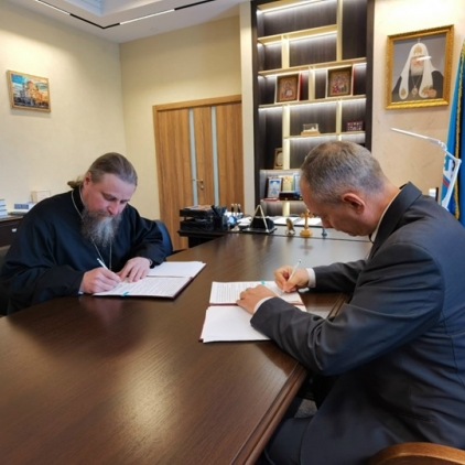 Подписано соглашение между Салехардской епархией и Общественной палатой ЯНАО