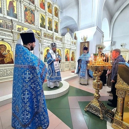 Архиерейское служение в Субботу Акафиста в Петропавловском храме