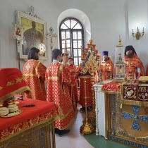 Архиерейское богослужение в Петропавловском храме