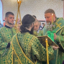 Архиепископ Николай возглавил Всенощное бдение в Богоявленском соборе