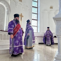 Воздвижение Креста Господня отметили в Салехарде