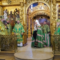 Архипастыри епархии на Патриаршем богослужении в Троице-Сергиевой лавре