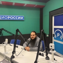 Священнослужитель на радио "67-я Параллель"