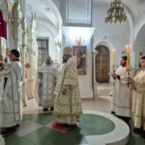 Архиерейское служение в Петропавловском храме г. Салехарда
