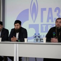 Священнослужитель на встрече со студентами