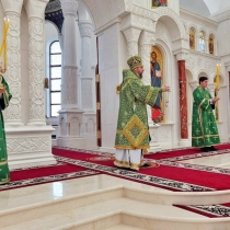 Епископ Феодосий возглавил всенощное бдение в соборе