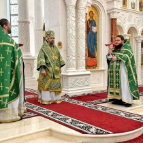 Епископ Феодосий возглавил праздничную литургию в Преображенском соборе