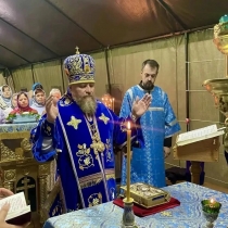 Архиепископ Николай совершил литургию на архиерейском подворье в праздник Успения