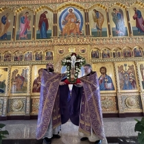 Воскресная литургия в Богоявленском храме