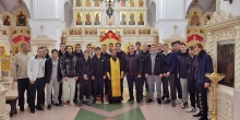 В храме Петра и Павла отслужили молебен для хоккеистов