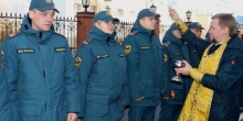 Священнослужитель на принятии присяги сотрудниками ГУ МЧС