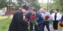 Надымские священники на церемонии возложения цветов