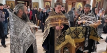 Чтение 12 Страстных Евангелий на Архиерейском подворье Серафима Саровского