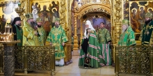 Архипастыри епархии на Патриаршем богослужении в Троице-Сергиевой лавре