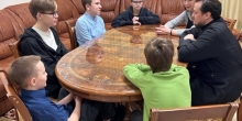 Священнослужитель Виталий Хоменко встретился с ребятами центра «Гармония» в Ноябрьске