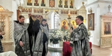 Архиерейское служение в Великий Пяток. Вынос Плащаницы