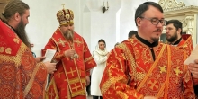 Архиерейское служение в День Победы в Петропавловском храме