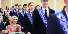 Последний звонок для православного 9 класса в Салехарде