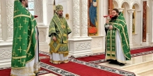 Епископ Феодосий возглавил праздничную литургию в Преображенском соборе