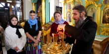 Надымская молодёжь посетила Никольский храм